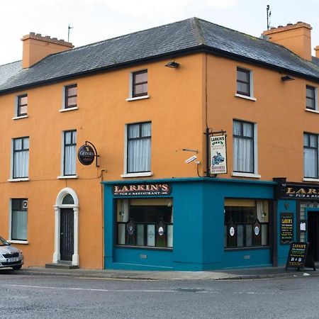 Larkin's Pub, Restaurant,&B&B Milltown  Bagian luar foto